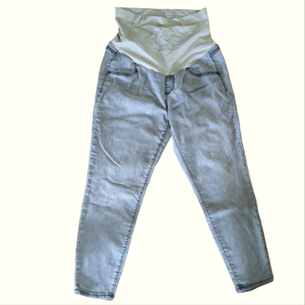 🌹3/15🌹 A GLOW Grey Maternity Jeggings